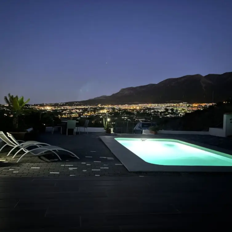 Venta de villa independiente en Alhaurín el Grande