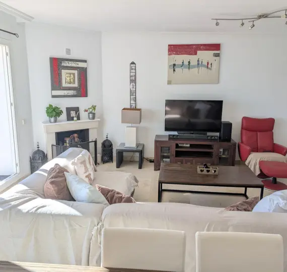 Sale of penthouse in Calahonda