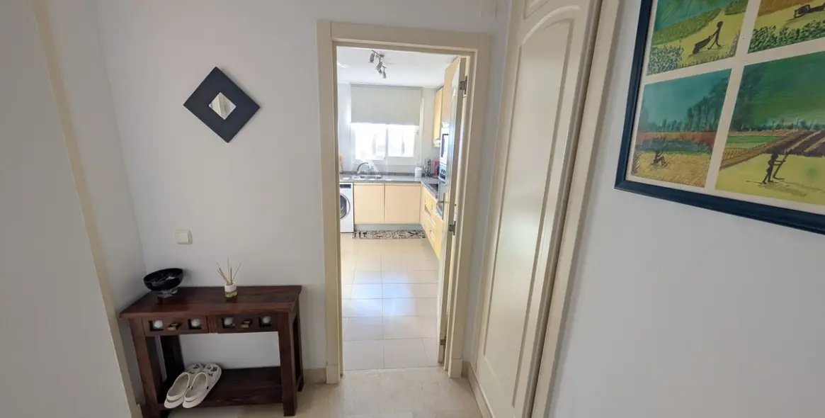 Sale of penthouse in Calahonda 13