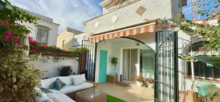 Продажа дома на две семьи в Calahonda 0