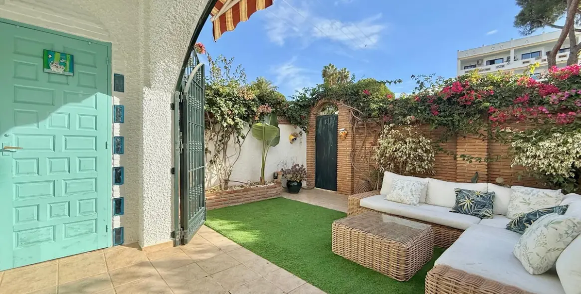 Продажа дома на две семьи в Calahonda 2