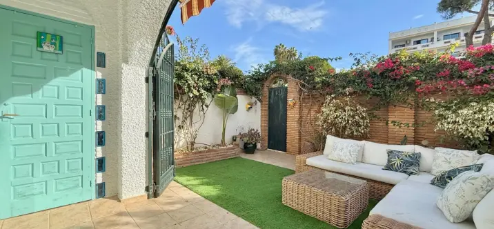 Продажа дома на две семьи в Calahonda 1