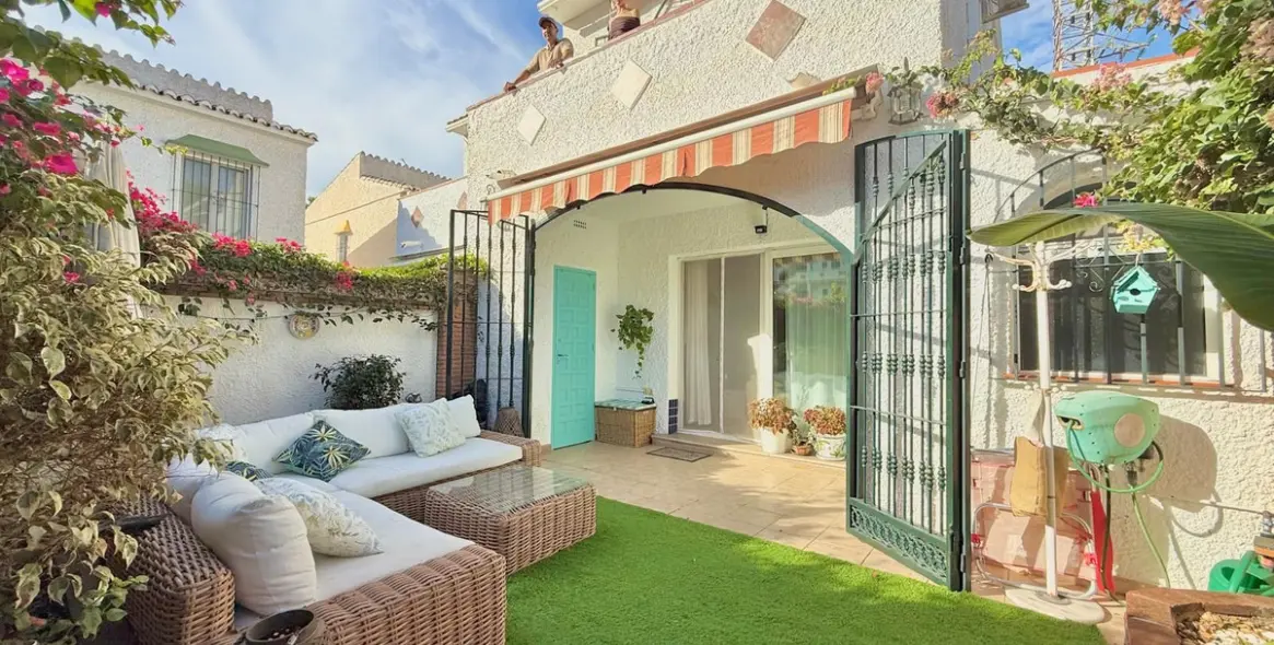 Продажа дома на две семьи в Calahonda 3