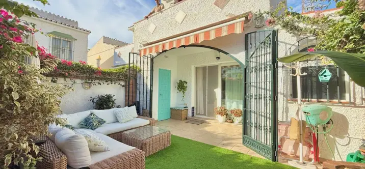 Продажа дома на две семьи в Calahonda 2