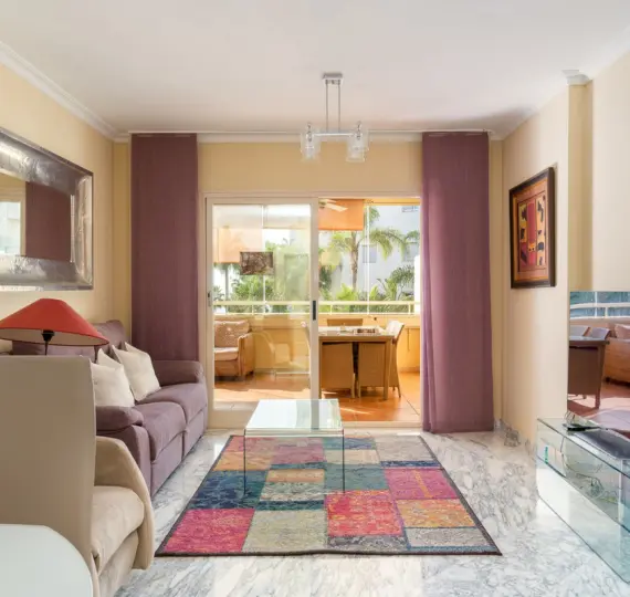 Sale of middle floor apartment in Mijas Costa