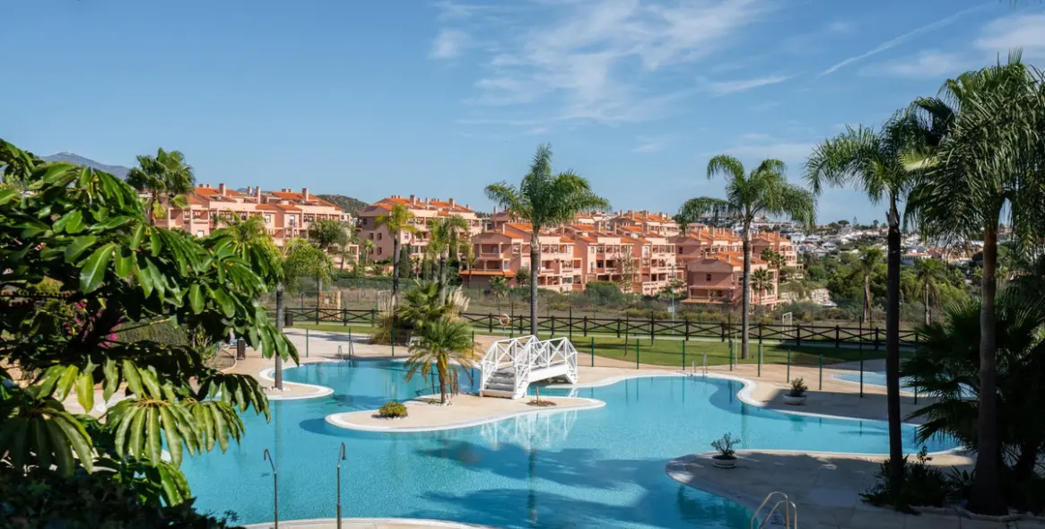 Продажа апартаментов на среднем этаже в Mijas Costa 14