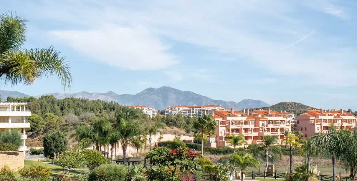 Продажа апартаментов на среднем этаже в Mijas Costa 15