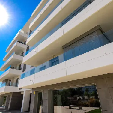 Sale of middle floor apartment in Nueva Andalucía