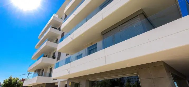 Sale of middle floor apartment in Nueva Andalucía 0