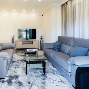 Sale of middle floor apartment in Nueva Andalucía