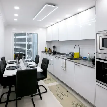 Sale of middle floor apartment in Nueva Andalucía