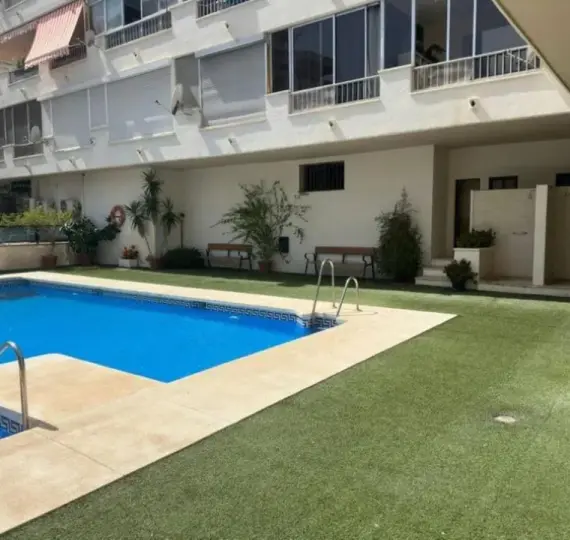 Продажа апартаментов на среднем этаже в Marbella