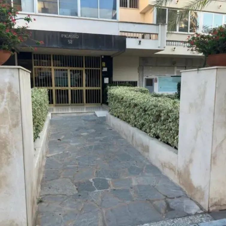 Продажа апартаментов на среднем этаже в Marbella
