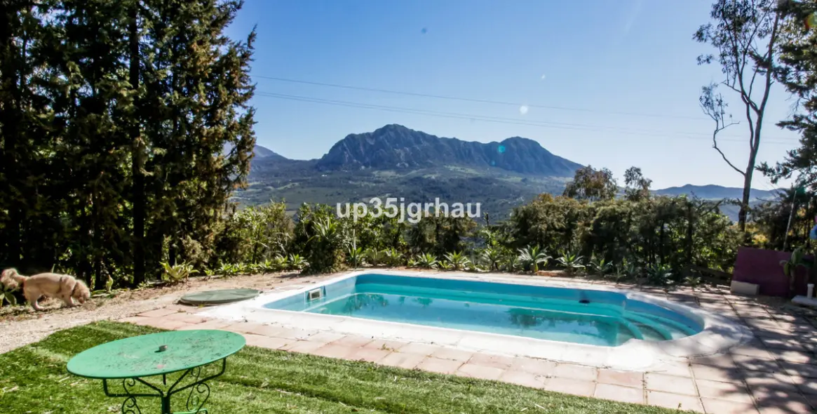 Продажа  отдельно стоящей виллы в Gaucín 1