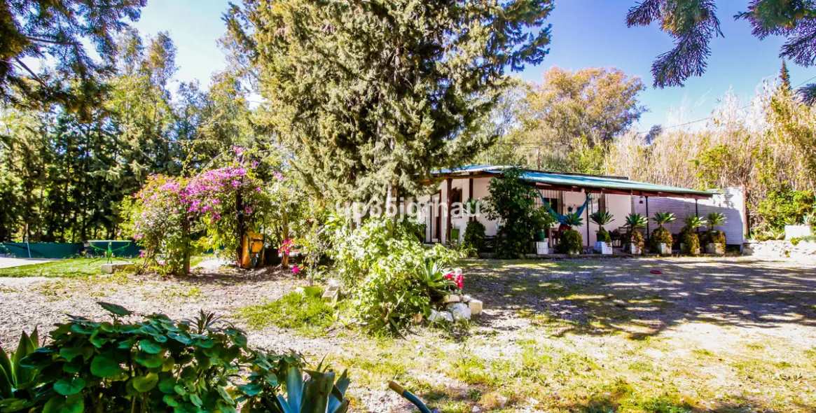 Продажа  отдельно стоящей виллы в Gaucín 16