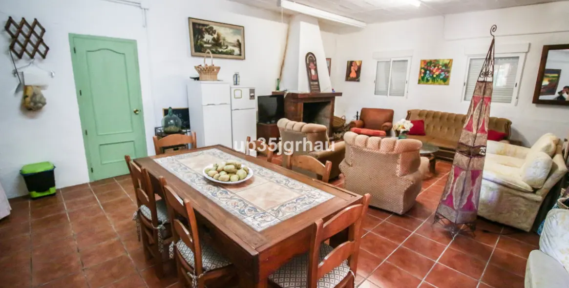 Продажа  отдельно стоящей виллы в Gaucín 20