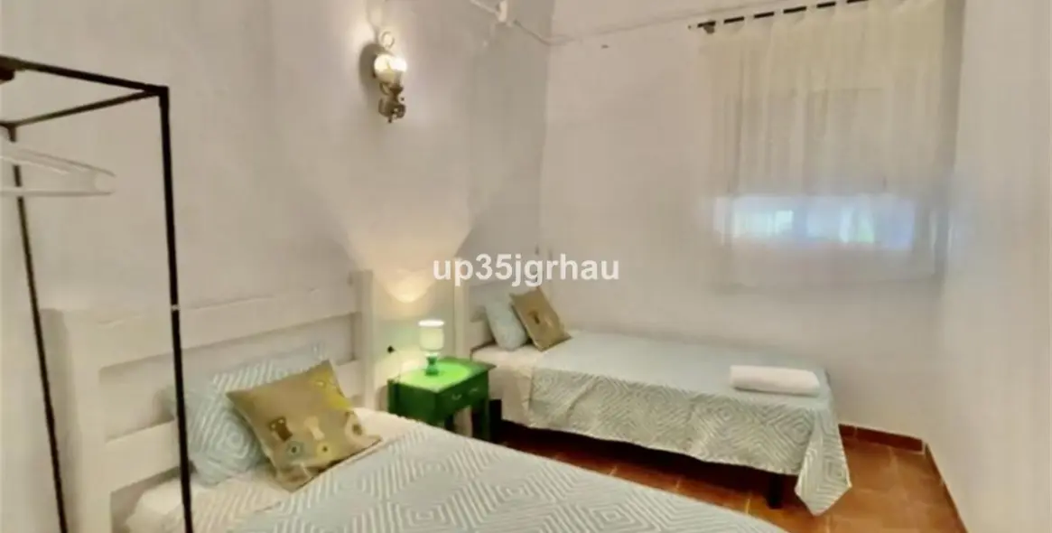 Продажа  отдельно стоящей виллы в Gaucín 29