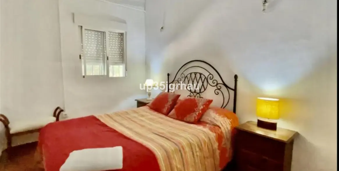 Продажа  отдельно стоящей виллы в Gaucín 30