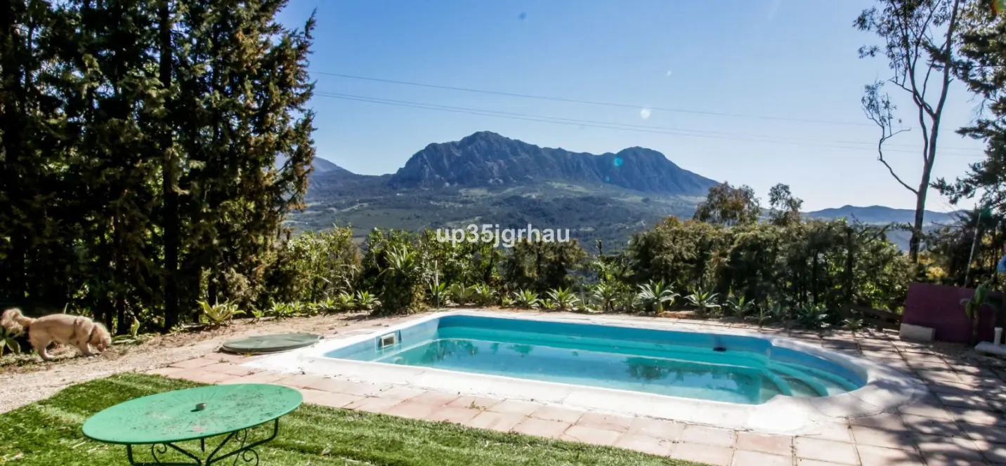 Sale of detached villa in Gaucín 0