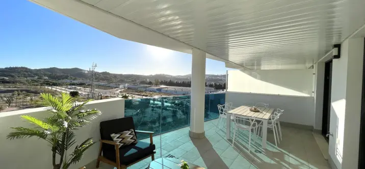 Продажа апартаментов на среднем этаже в Las Lagunas 0