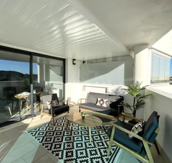 Продажа апартаментов на среднем этаже в Las Lagunas