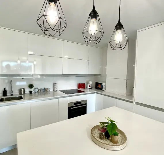 Продажа апартаментов на среднем этаже в Las Lagunas