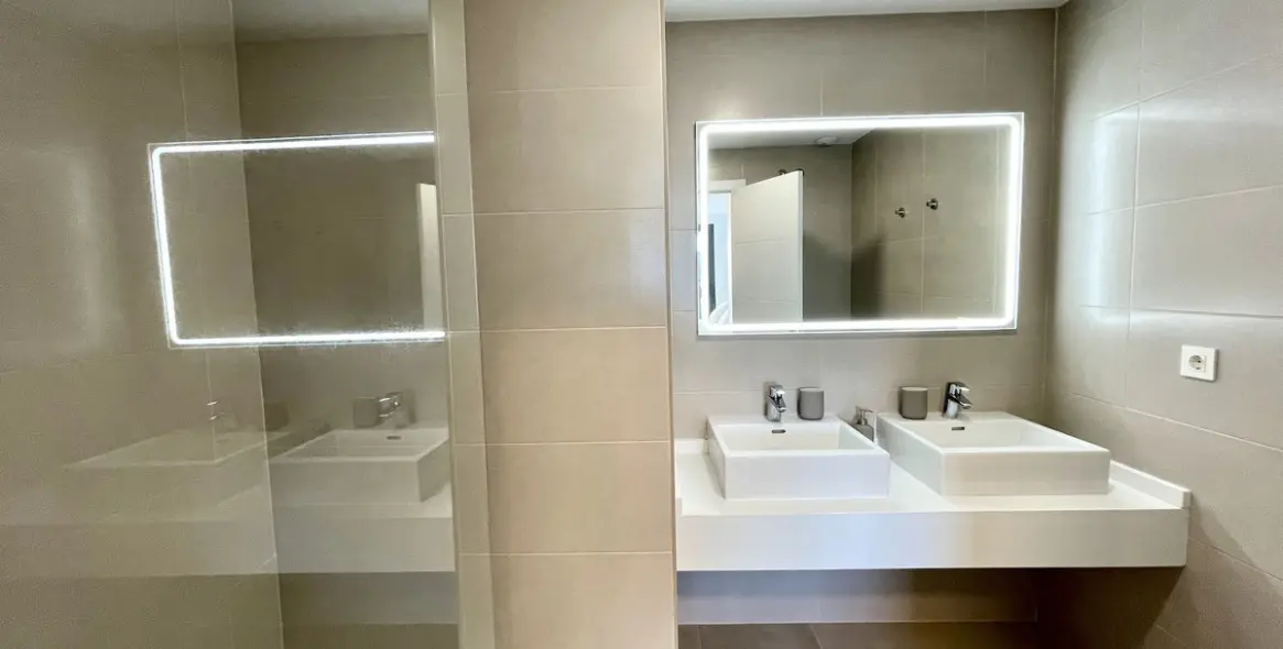 Продажа апартаментов на среднем этаже в Las Lagunas 6