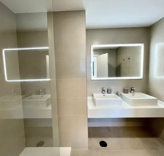 Продажа апартаментов на среднем этаже в Las Lagunas