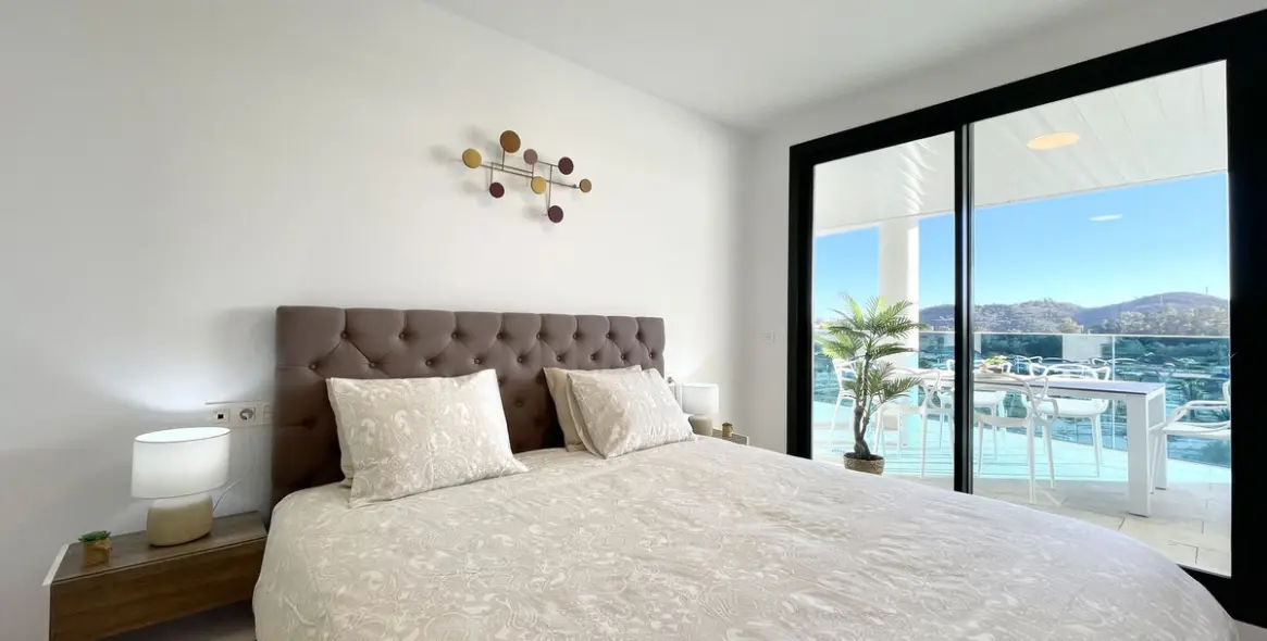 Продажа апартаментов на среднем этаже в Las Lagunas 8