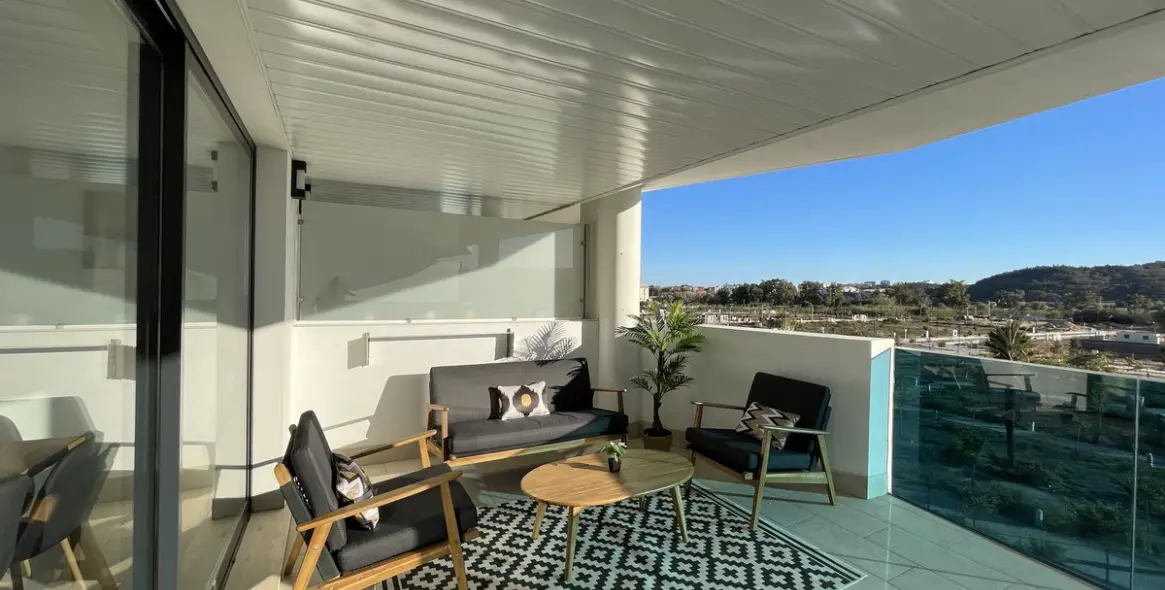 Продажа апартаментов на среднем этаже в Las Lagunas 14