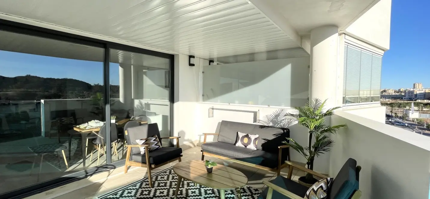 Продажа апартаментов на среднем этаже в Las Lagunas 1
