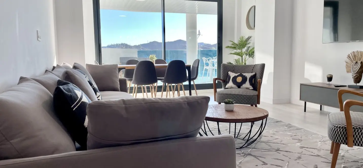 Продажа апартаментов на среднем этаже в Las Lagunas 2