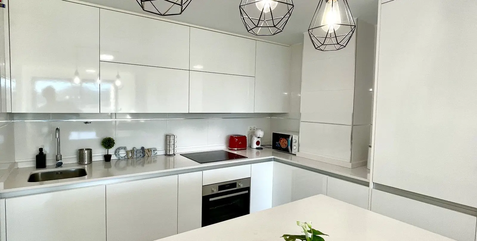 Sale of middle floor apartment in Las Lagunas 5