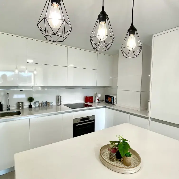 Продажа апартаментов на среднем этаже в Las Lagunas