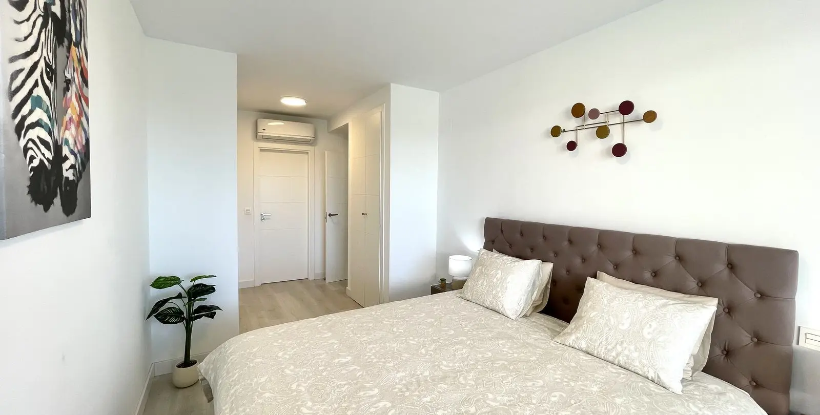 Sale of middle floor apartment in Las Lagunas 9