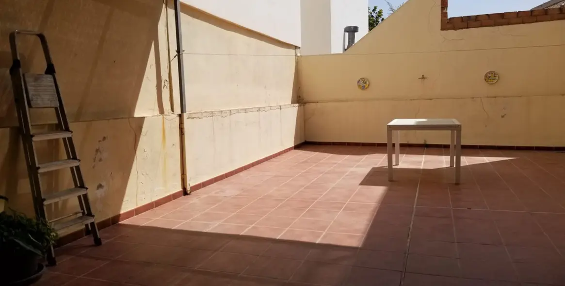 Venta de local comercial en Las Lagunas 12