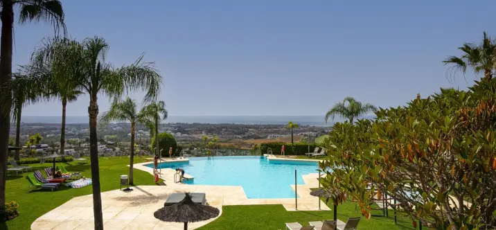 Sale of ground floor apartment in Benahavís 0