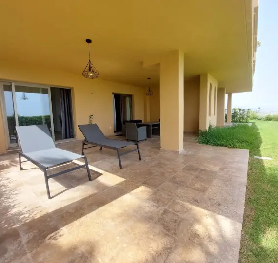 Sale of ground floor apartment in Benahavís