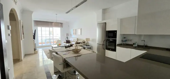 Sale of middle floor apartment in Aloha 0