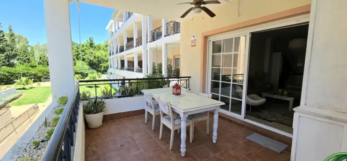Sale of middle floor apartment in Aloha 1