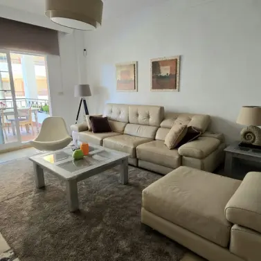 Sale of middle floor apartment in Aloha