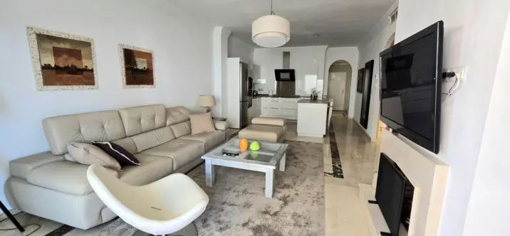 Sale of middle floor apartment in Aloha 3