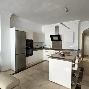 Sale of middle floor apartment in Aloha