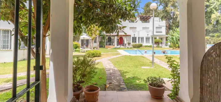 Sale of townhouse in Nueva Andalucía 0