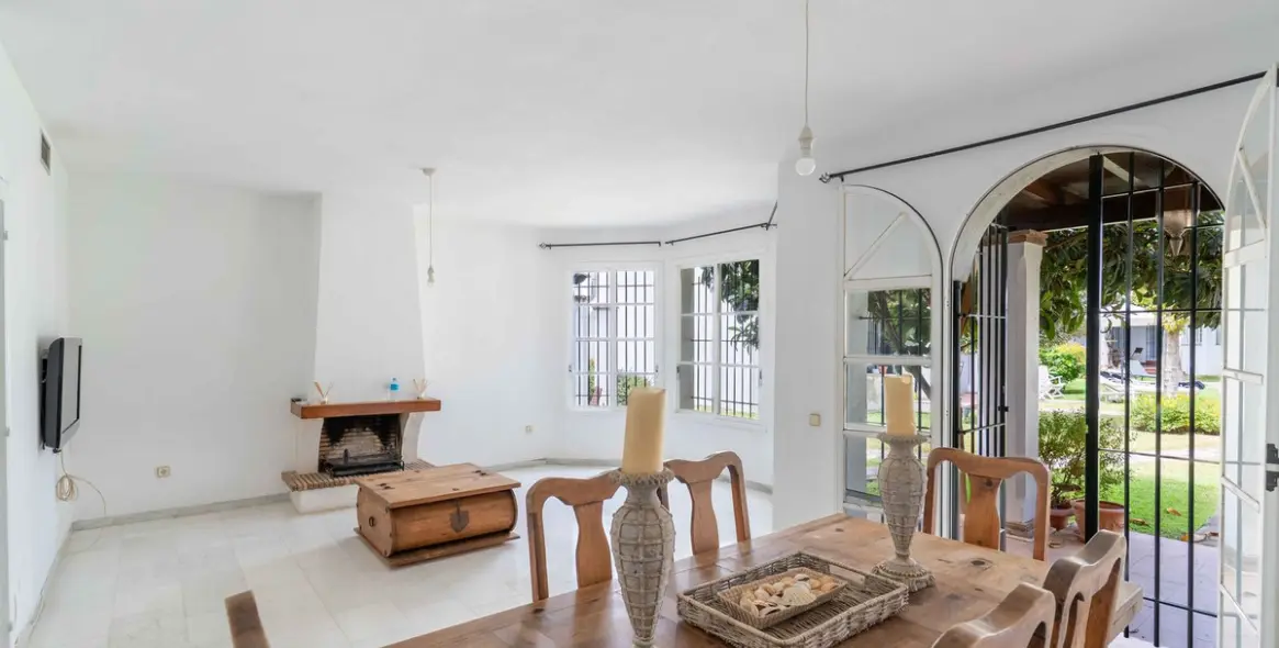 Sale of townhouse in Nueva Andalucía 10