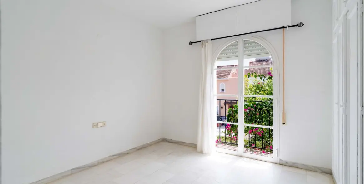 Sale of townhouse in Nueva Andalucía 16