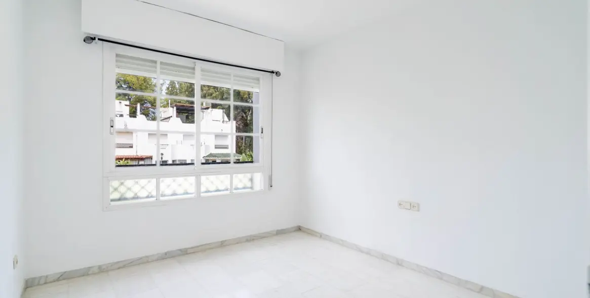 Sale of townhouse in Nueva Andalucía 17