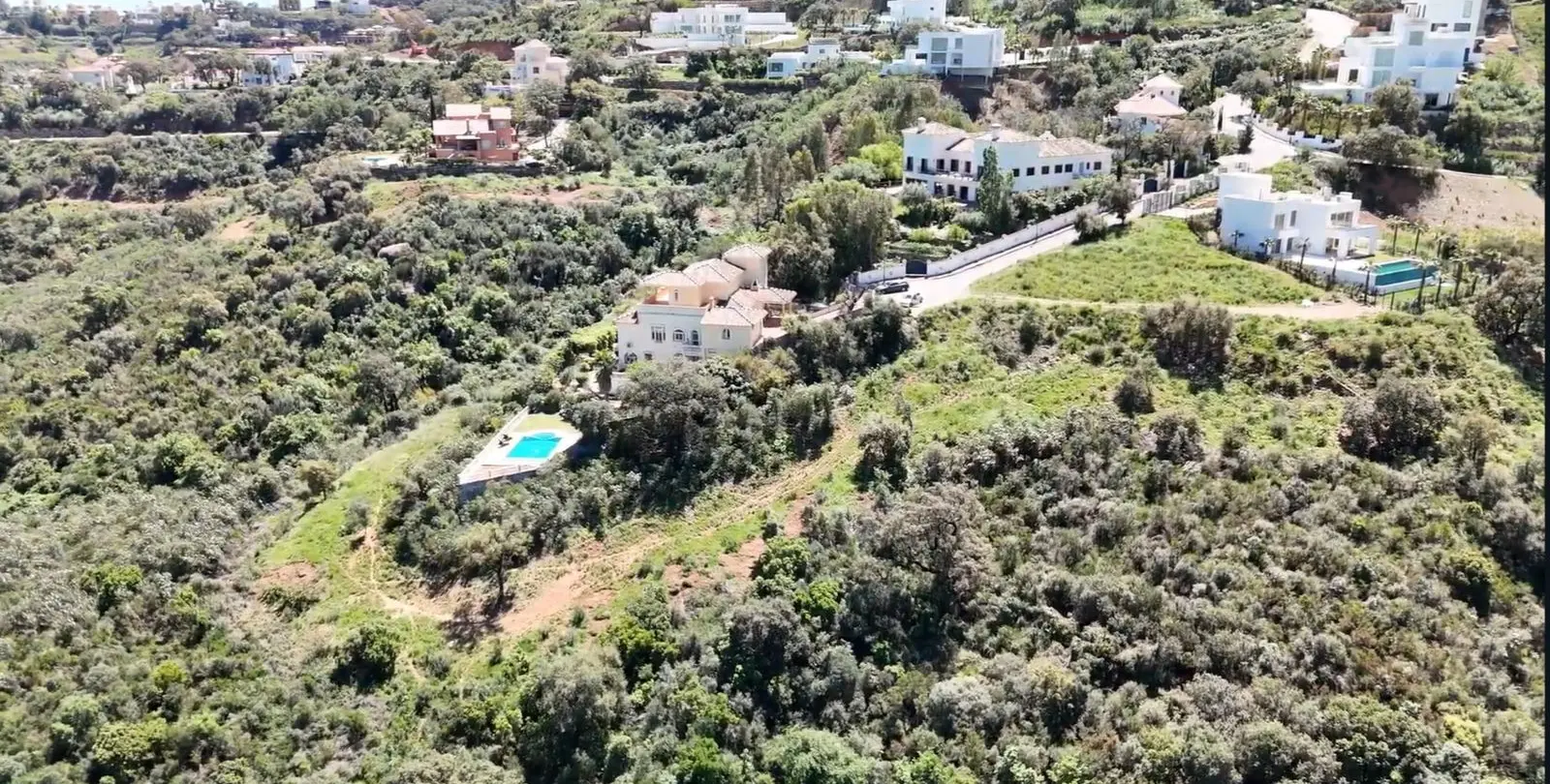 Продажа  жилого участка в La Mairena 4