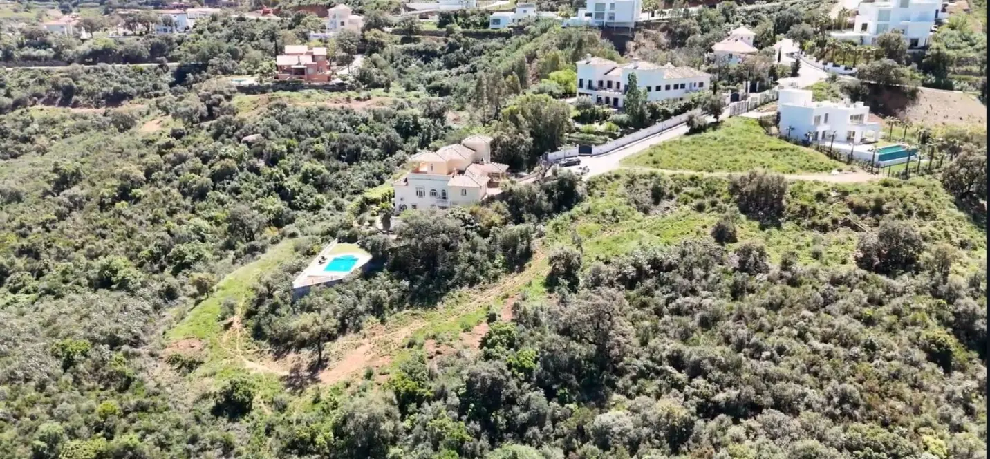 Продажа  жилого участка в La Mairena 3