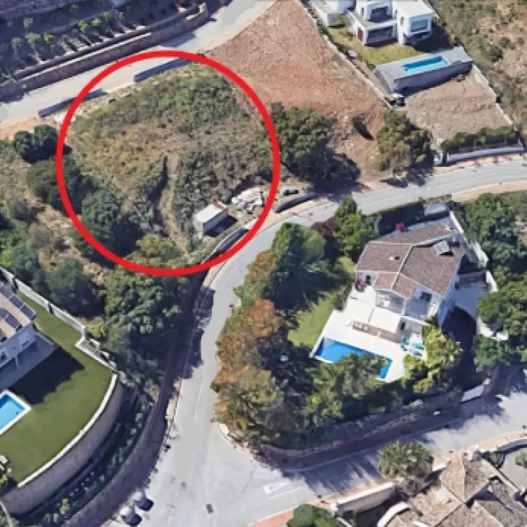 Venta de parcela residencial en Elviria